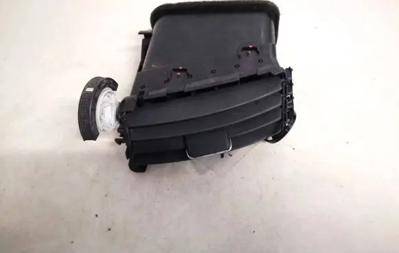 Toyota Corolla Verso AR10 Dash center air vent grill 5568064020 55680-64020