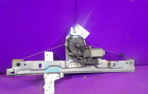 Peugeot 207 CC Front door window regulator with motor 9681181980