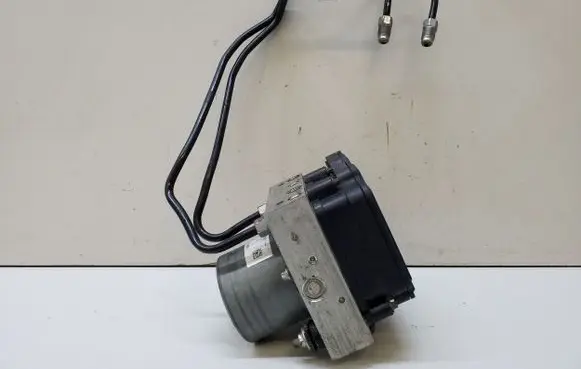 Jeep Cherokee ABS Pump P68237001AD 68237001AD