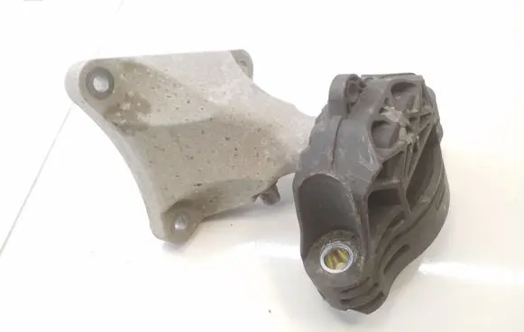 Opel Ampera- E Engine mount bracket 