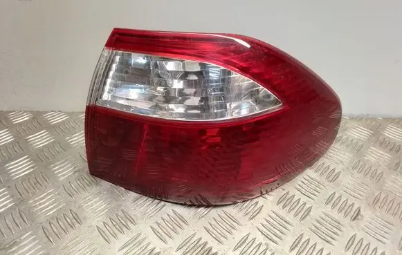 Mazda 626 Rear/tail lights 22061922