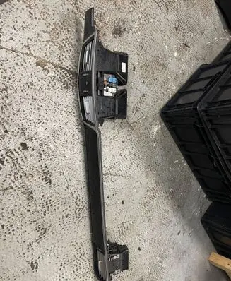 Mercedes-Benz E W212 Dash center air vent grill A2128302554