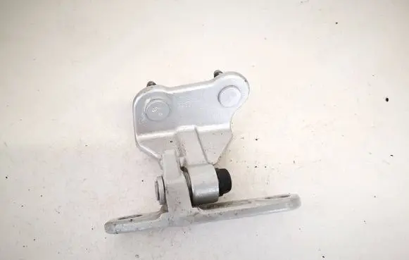Mercedes-Benz C AMG W204 Rear door lower hinge