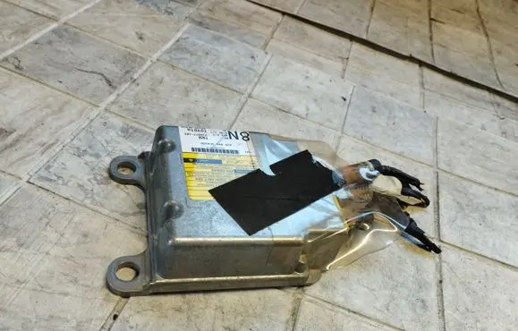 Toyota Corolla Verso AR10 Airbag control unit/module 891700F070