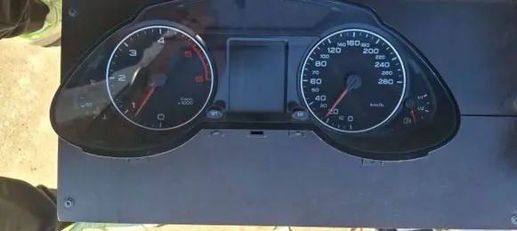 Audi Q5 SQ5 Speedometer (instrument cluster) 8R0920930D 503002381401