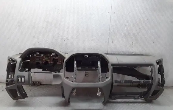 Mitsubishi Pajero Dashboard