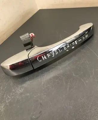 Chrysler 300 - 300C Front door exterior handle 05065800AF