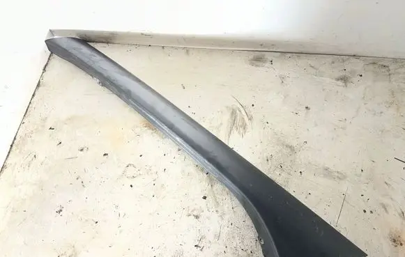 Iveco Daily 6th gen Front door trim (molding) 5802032579