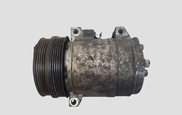 Volvo V50 Air conditioning (A/C) compressor (pump) P30767273 681B081000