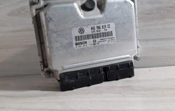 Skoda Fabia Mk2 (5J) Engine control unit/module 0281013179 045906019CE