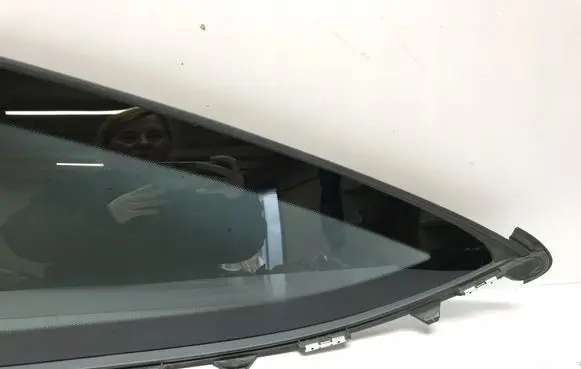 Mercedes-Benz C W205 Sliding door window/glass A2056702301