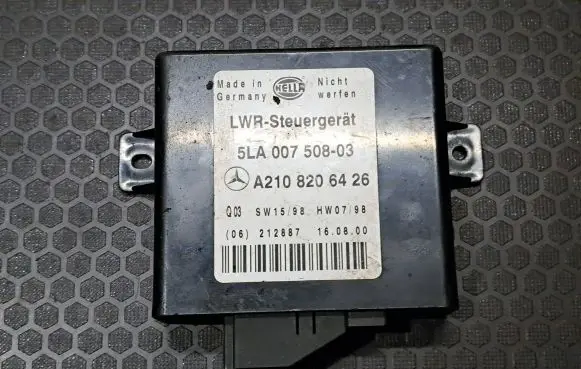 Mercedes-Benz E W210 Light module LCM A2108206426 5LA00750803