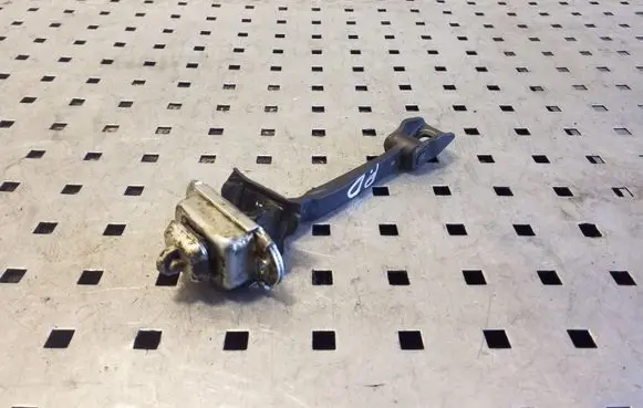 Skoda Octavia Mk2 (1Z) Front door check strap stopper 1Z0837249