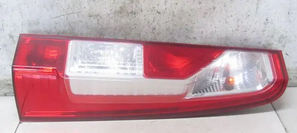 Renault Master III Rear/tail lights