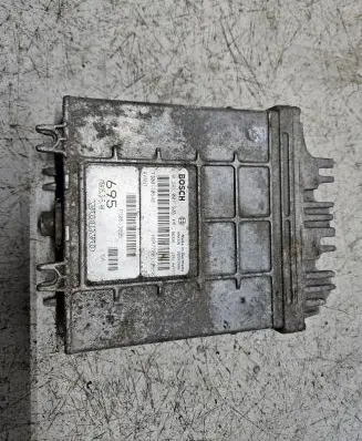 Volvo S40, V40 Engine control unit/module 0281001906 7700110648