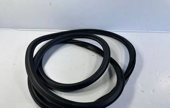 Audi Q3 8U Front door rubber seal 