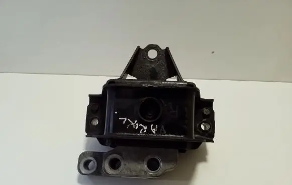 Mitsubishi Outlander Engine mount bracket