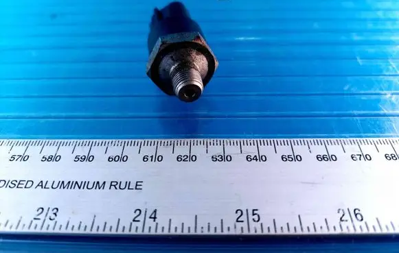 Toyota Avensis T270 Oil pressure sensor 401742