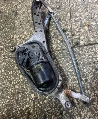 Renault Laguna II Front wiper linkage and motor 8200000525