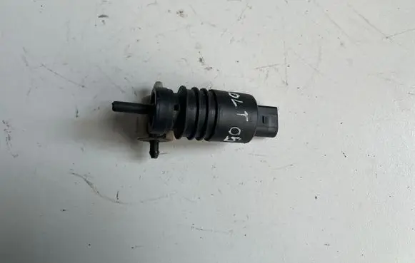 Mitsubishi Colt Windscreen/windshield washer pump 2048660221