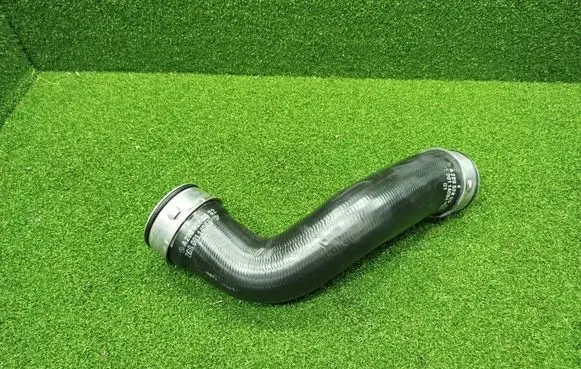 Mercedes-Benz S W220 Intercooler hose/pipe A2205280582