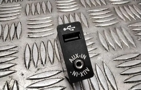 BMW 5 F10 F11 USB socket connector 9237653