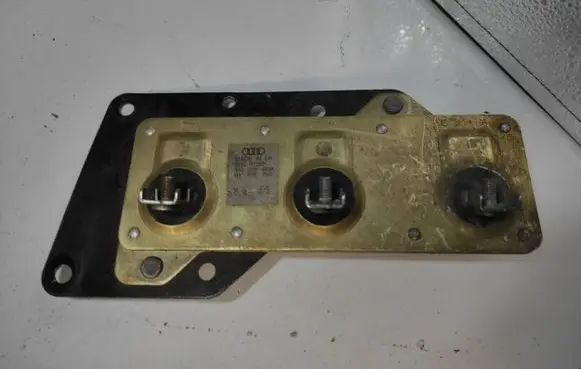 Audi 80 90 S2 B4 Coolant fan relay 4A0959493A R3R35R65 CGSR1392