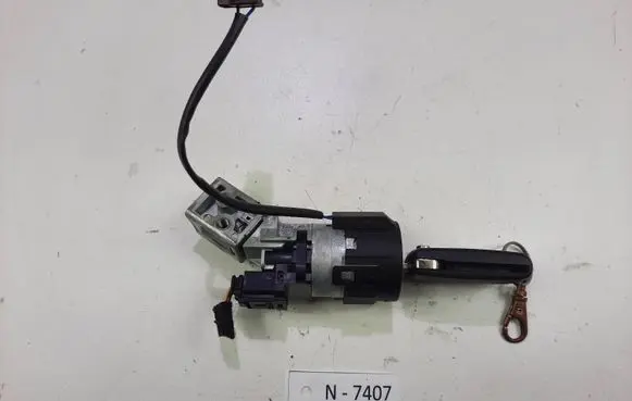 Peugeot 3008 I Ignition lock 9663123380