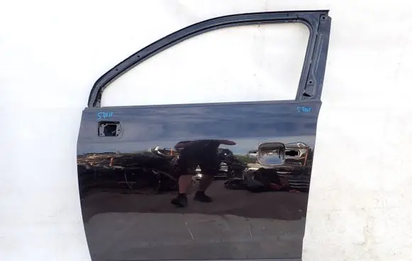Chevrolet Captiva Front door