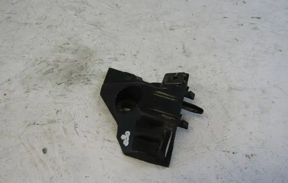 Volvo C70 Front bumper mounting bracket 31214874