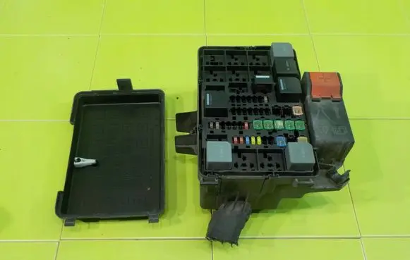 Ford Transit Fuse box set GK3T9K499BFC BEZPIECZNIKOW