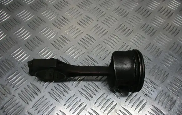 Ford Mondeo Mk III Piston with connecting rod