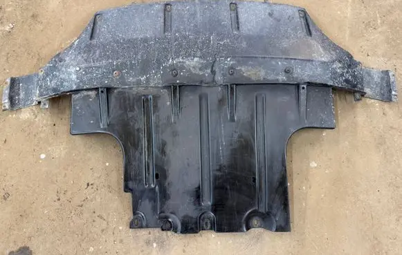 Audi Q7 4L Engine splash shield/under tray 