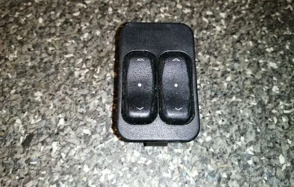 Opel Zafira A Electric window control switch 90561088