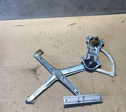 Mercedes-Benz E W124 Front door manual window regulator 