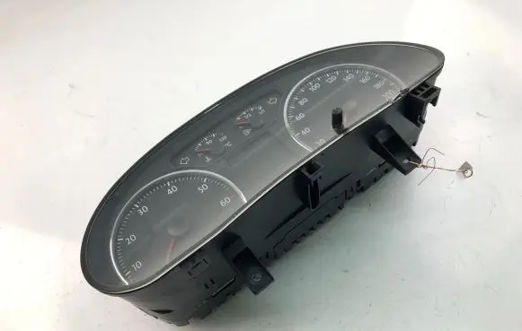 Volkswagen Polo Speedometer (instrument cluster) 6Q0920804A