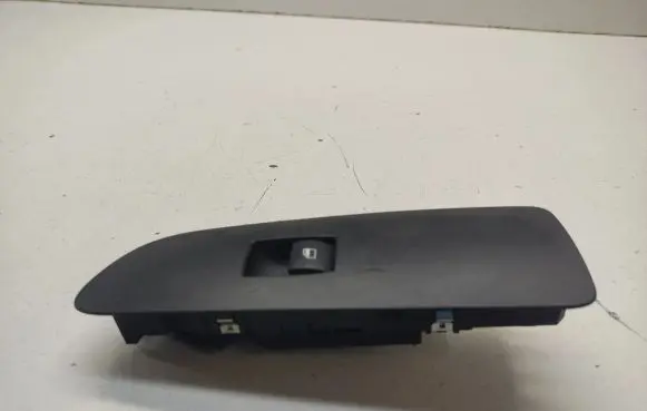 BMW 1 E81 E87 Electric window control switch 9163001
