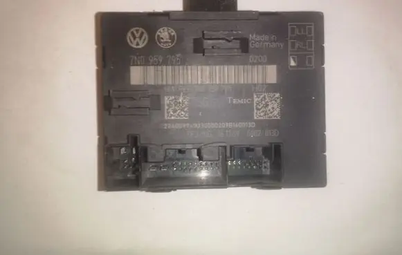 Skoda Superb B6 (3T) Door control unit/module 7N0959795