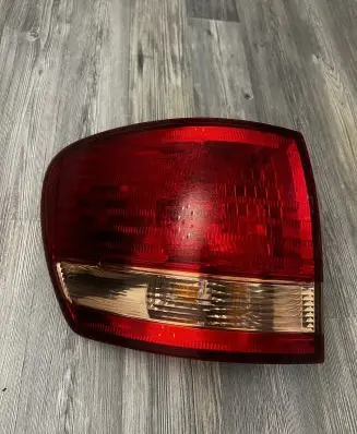 Toyota Avensis Verso Rear/tail lights