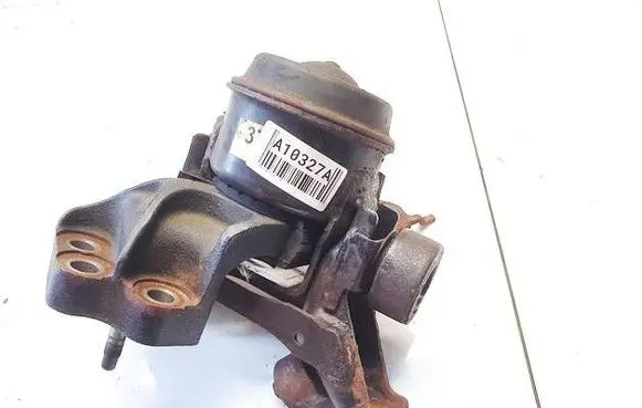 Engine mount bracket