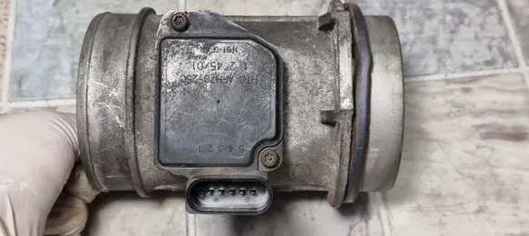 Audi A6 S6 C5 4B Mass air flow meter 059906461D