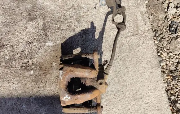 BMW 1 E82 E88 Front brake caliper 5422