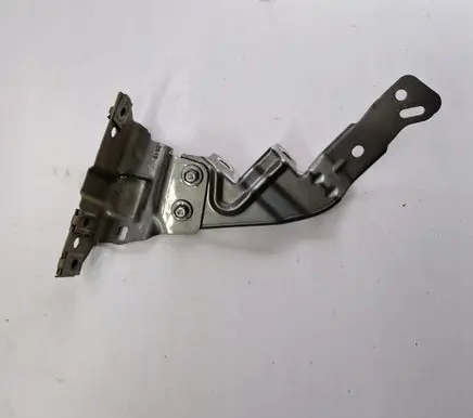 Opel Insignia B Fender mounting bracket