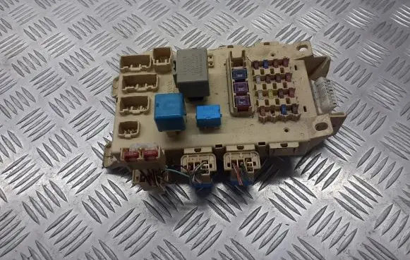 Toyota Yaris Fuse box cover BRAK