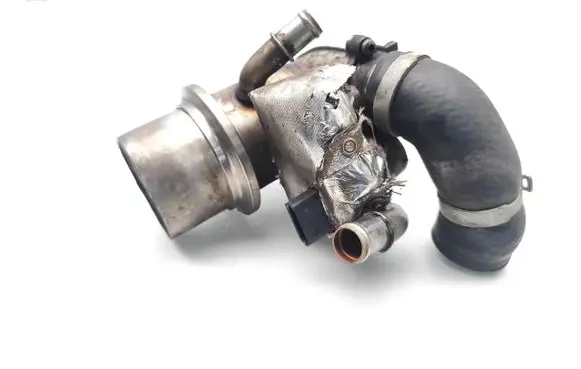 Skoda Octavia Mk3 (5E) EGR valve cooler 04L131512D Y2392011
