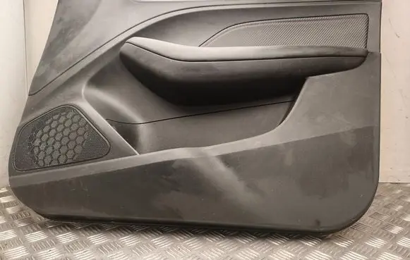 MG ZS Front door card panel trim 10360668