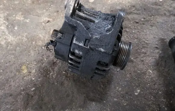 Audi A4 S4 B5 8D Generator/alternator