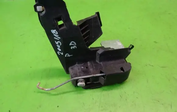 Toyota Corolla E10 Front door lock