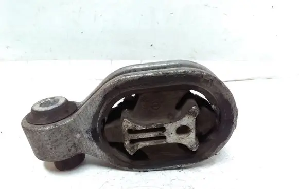 Nissan Juke I F15 Engine mount bracket A8653110A