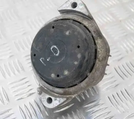 BMW 3 E90 E91 Engine mount bracket 6768853